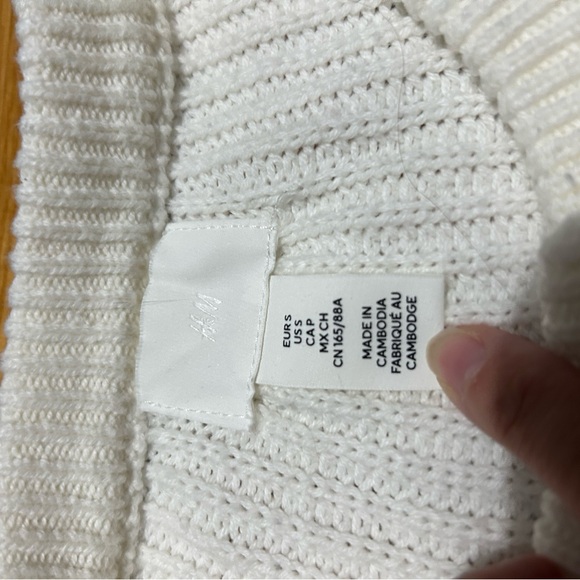 H&M Cream Knit Sweater - Picture 3 of 4